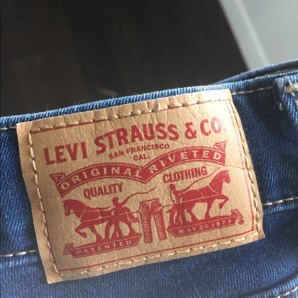 Levi 312 Shaping Sliming Jeans